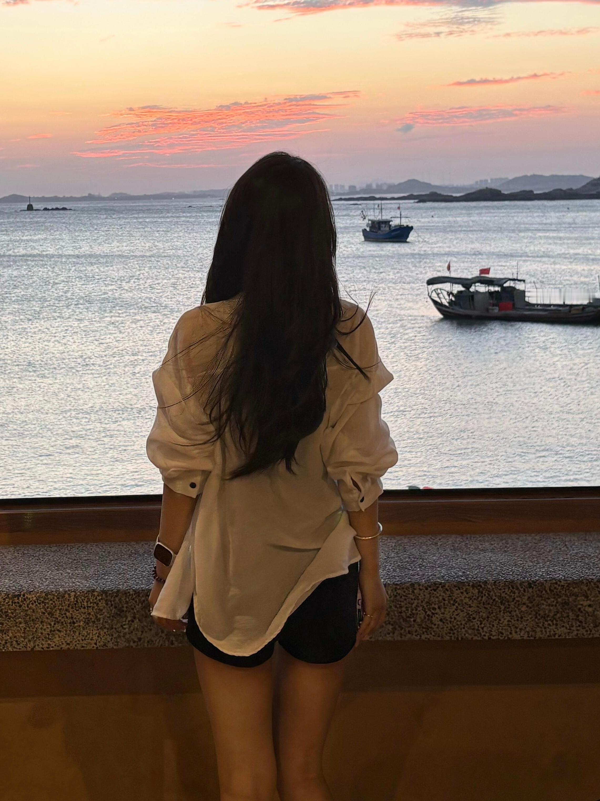 成长就是曾经听不进去的道理,最终会以过来人的身份讲给别人听。 ​​​