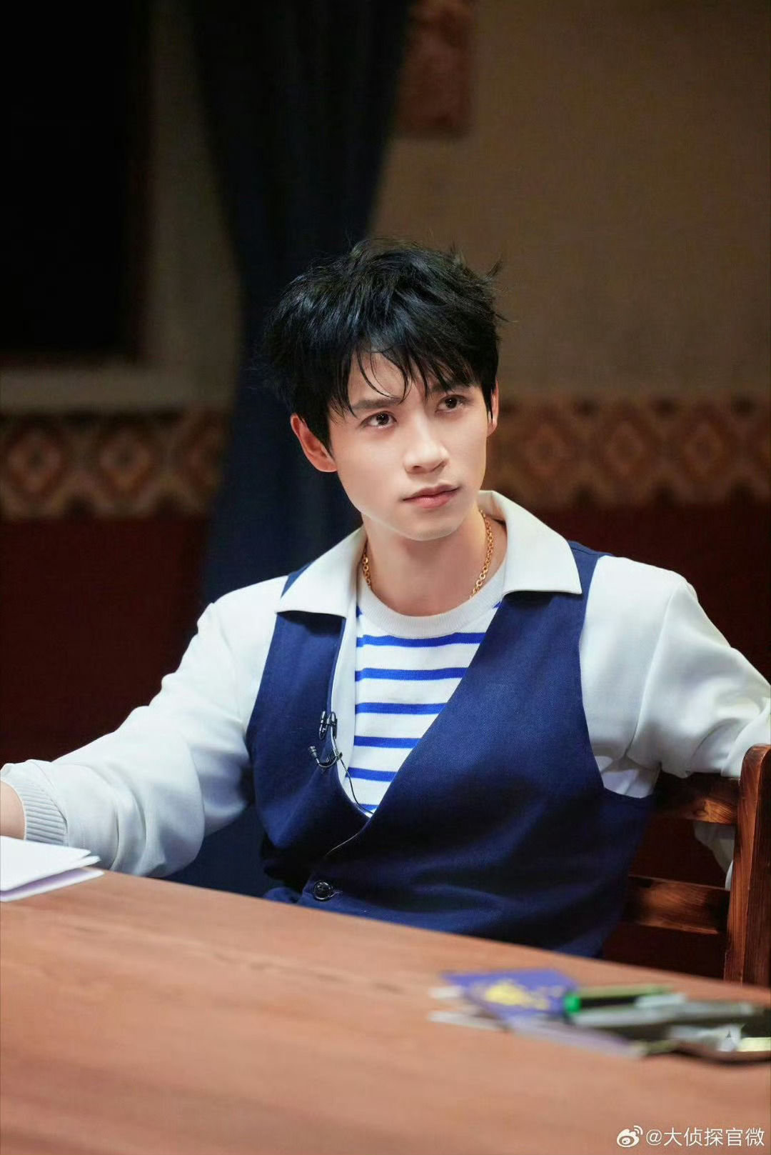 魏晨一拉一翻不要太帅大侦探焰火镇谜案大侦探当众人还在研究如何开门，魏晨已开启“降