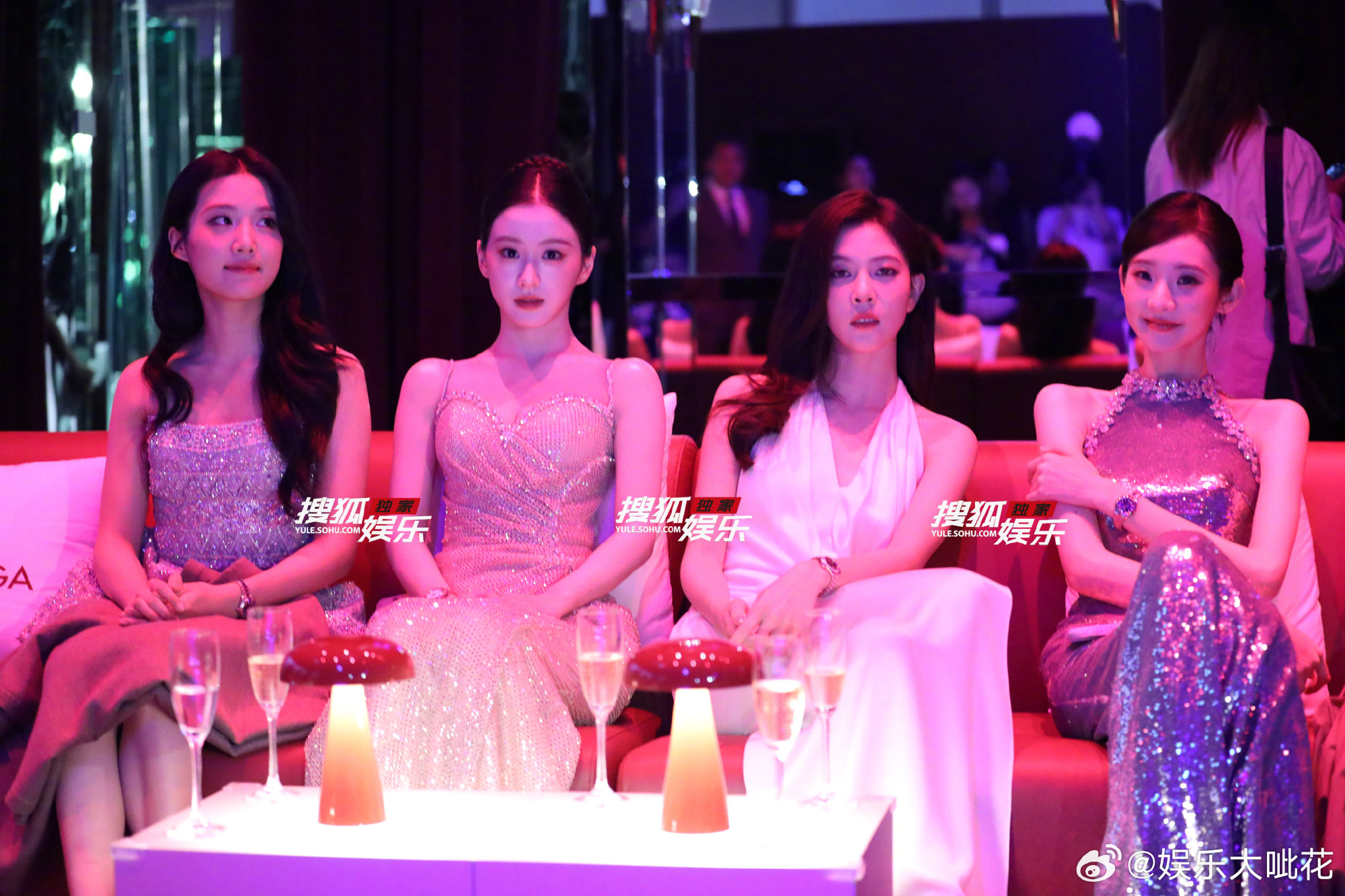 卢昱晓、包上恩、宋妍霏、张艺凡亮相活动现场，你觉得谁状态更好[思考] ​​​