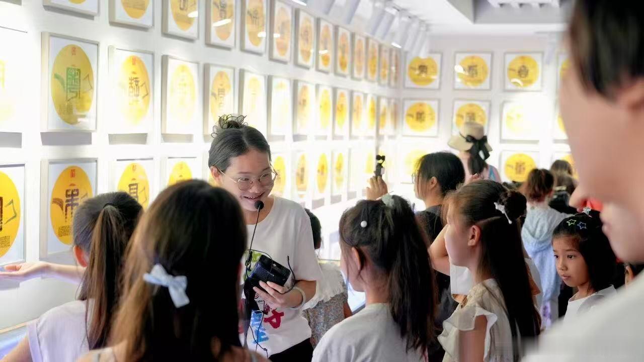 风景摄影镜头下的流年跨越山海同声共振华裔新生代艺聚长沙【华裔新生代走进湖南省宋旦