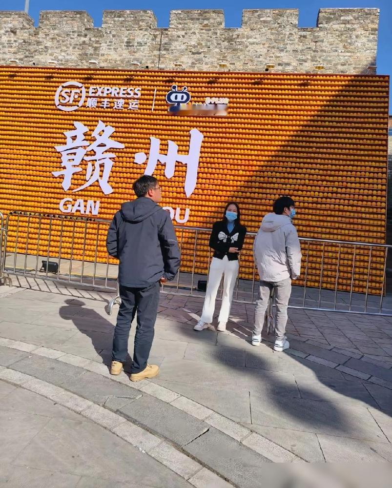 梁志辉晒认亲前旧照片，与梁叔停播呼应引期待

他那天提到的是上个月29号去江西认