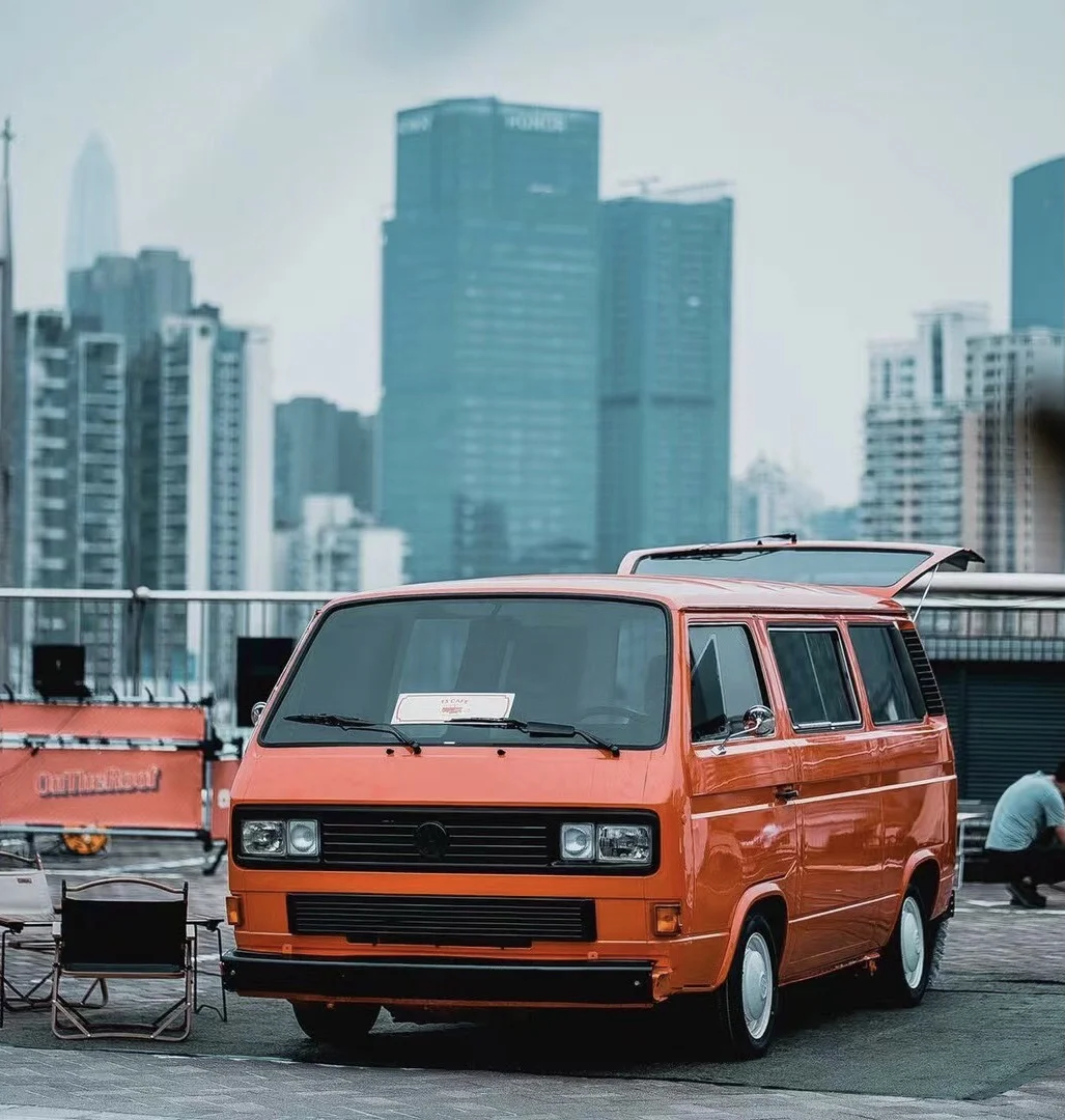 听说出车很快，复古大众T3。