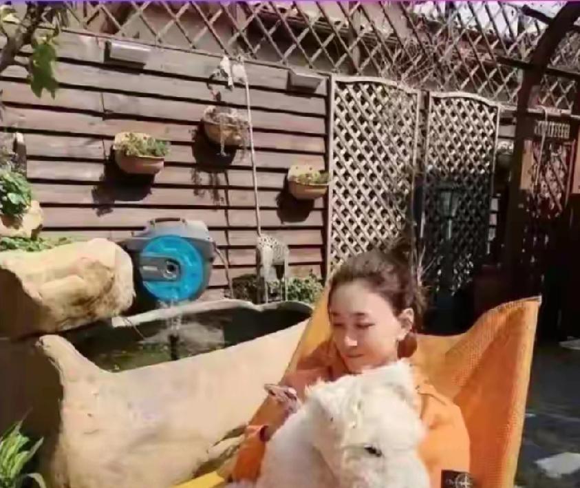 估值8亿！李小冉北京绝版洋房曝光，这才是豪门该有的样子
 
      在北京核