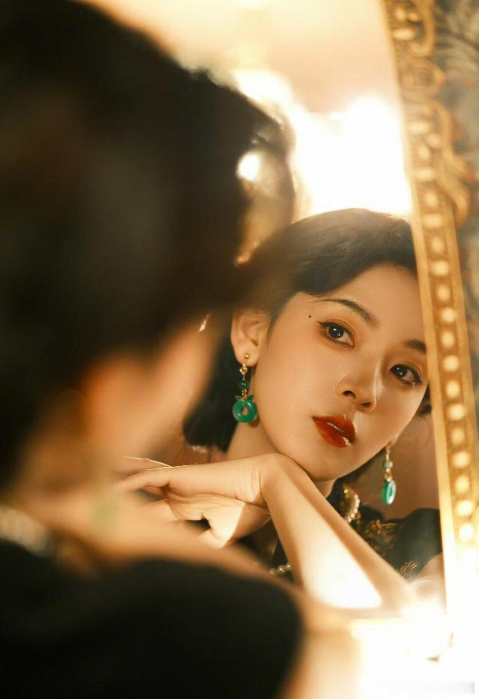 陈瑶全世界正数第一适合穿旗袍  陈瑶穿旗袍？那必须正数第一啊！身段玲珑，气质温婉