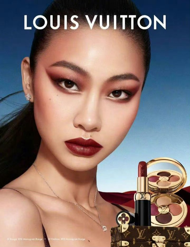 你好，姐你是？？ ​​​