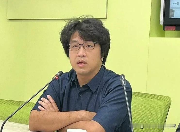 【齐天大圣时事锐评[比心]】重庆公安立案侦查“台独分子”沈伯洋 ，是反对“台独”