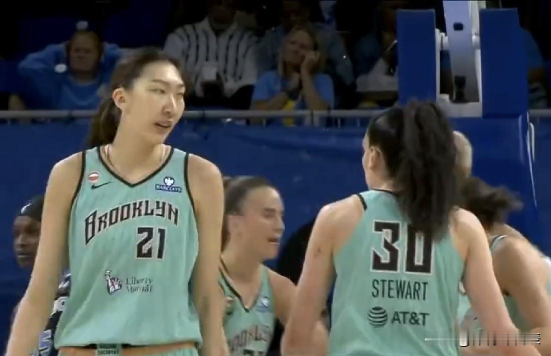 WNBA常规赛战况，韩旭替补出战11分钟得到2分2板2助3盖帽，自由人客场1分险