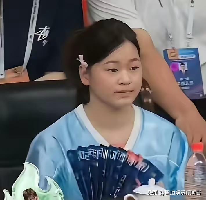 全红婵啊全红婵，

听我一句劝吧，

你以后参加活动不需要化妆，你不化妆比化妆更