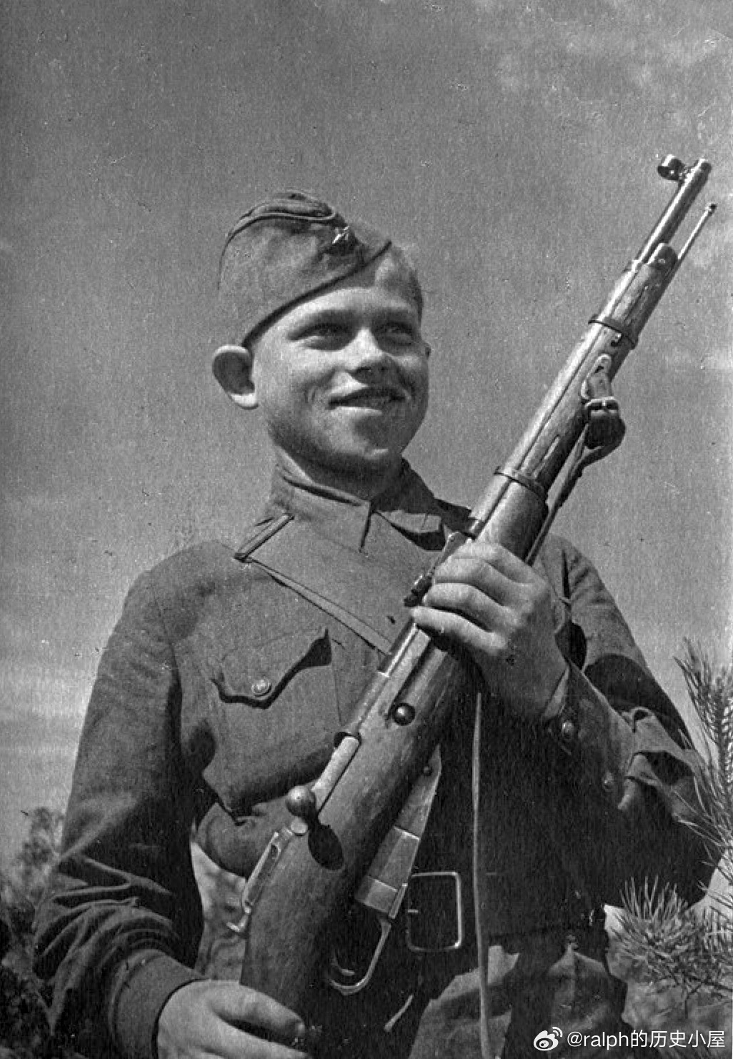 1942年6月苏军西北防空方面军独立高射炮兵第250师（1943年9月29日改为