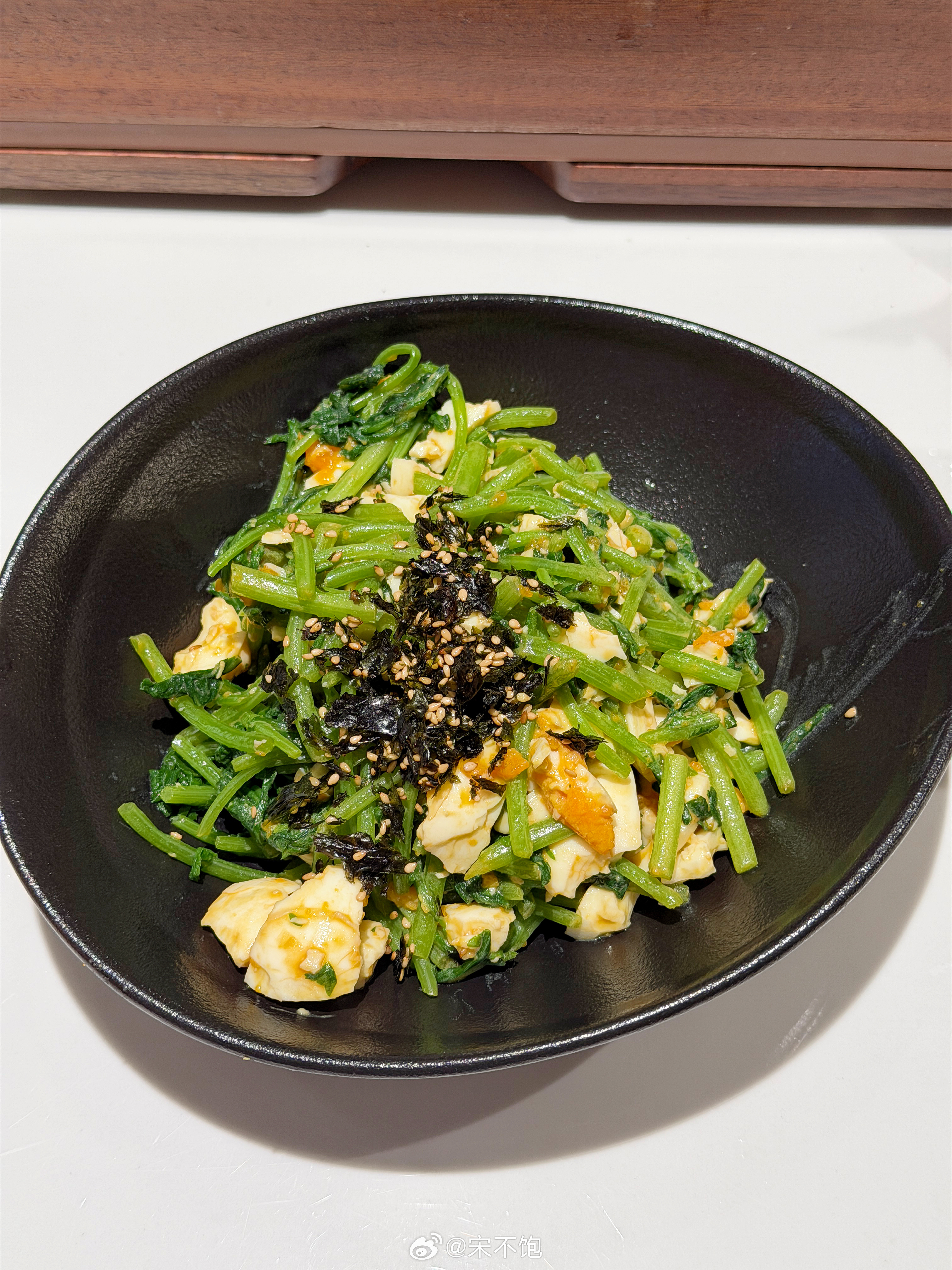 5分钟搞定的家常减脂餐，低卡凉拌茼蒿鸡蛋 ​​​
