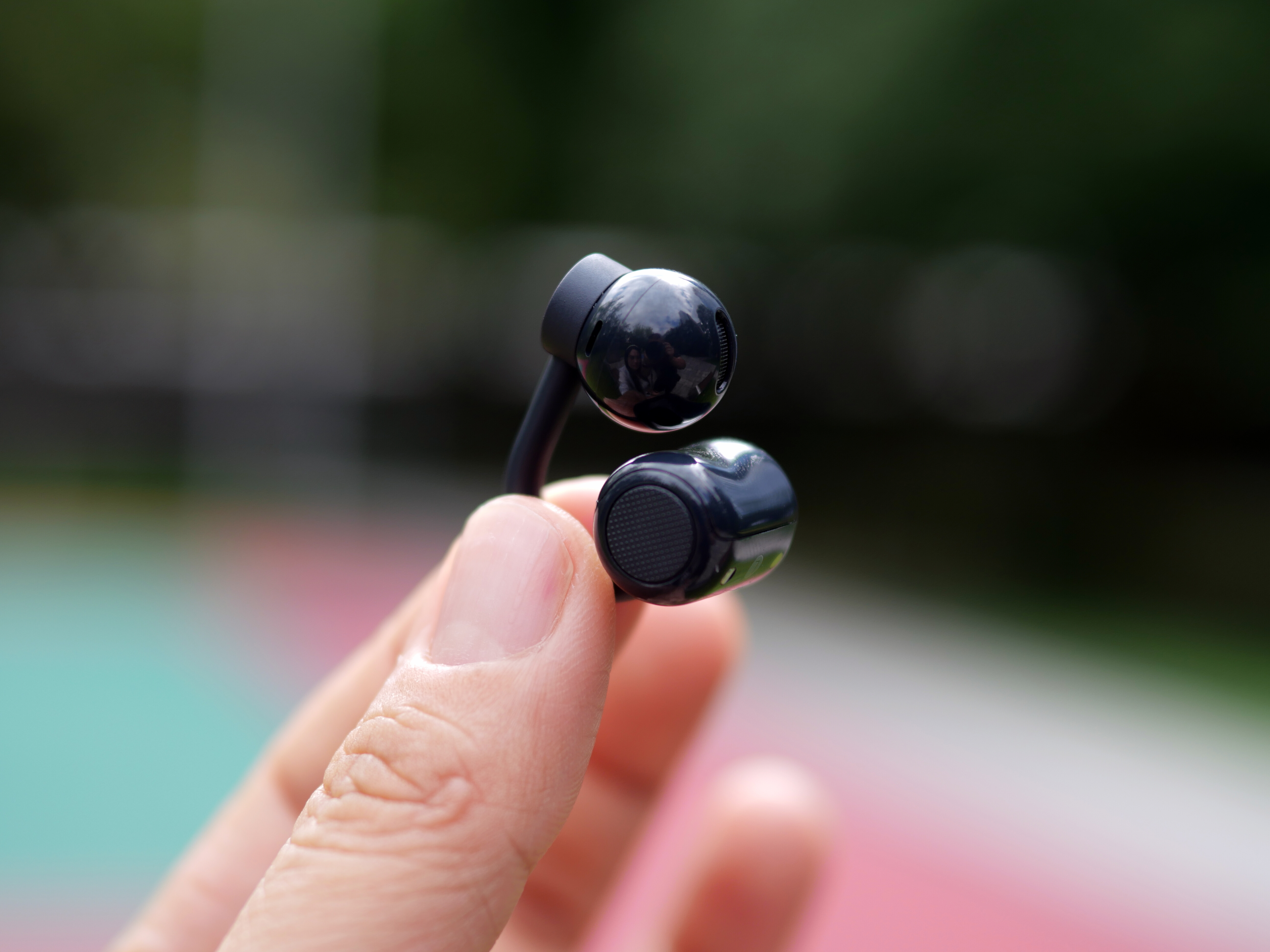 大约13个月前，nothing headphone(1)发布会后的专访环节，我问
