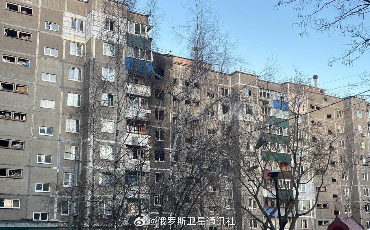 【关于乌军用无人机夜袭库尔斯克的最新消息】▪️据俄国防部数据统计，该地区上空共击