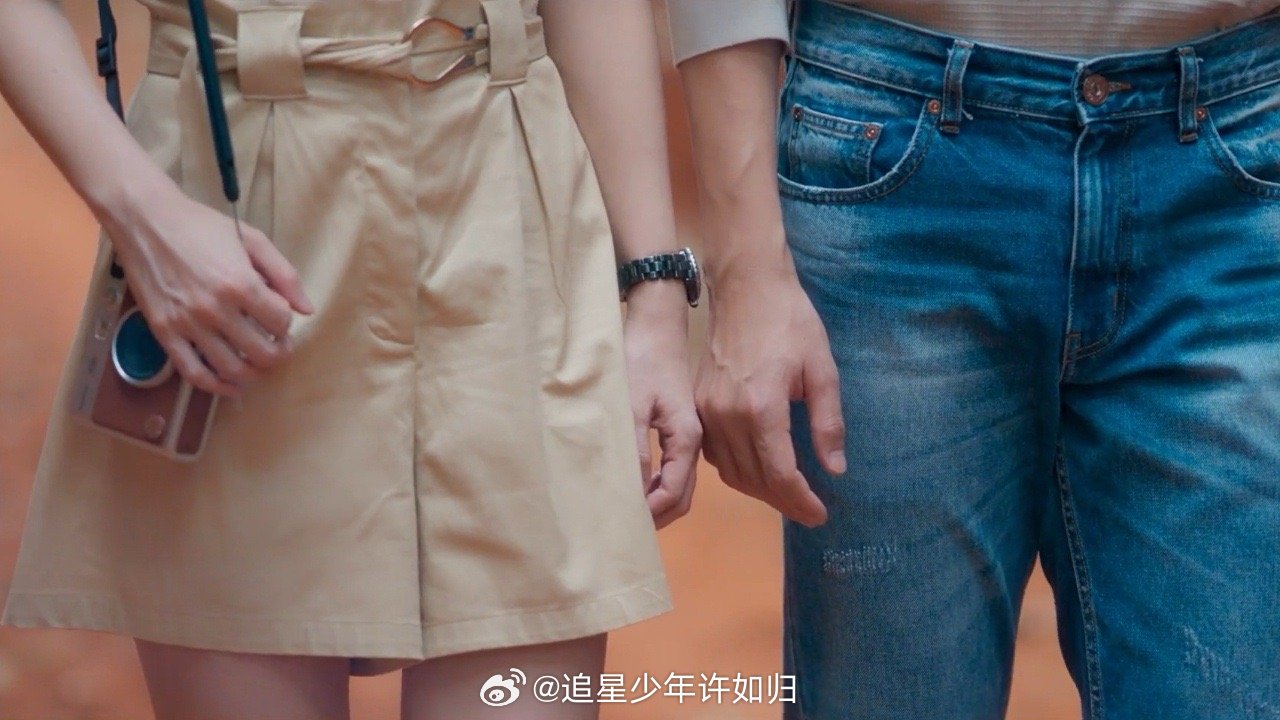 泰版林有有绿茶手段升级 太懂怎么戳人心窝子！泰版林有有故意碰手、假装扭脚造接触，
