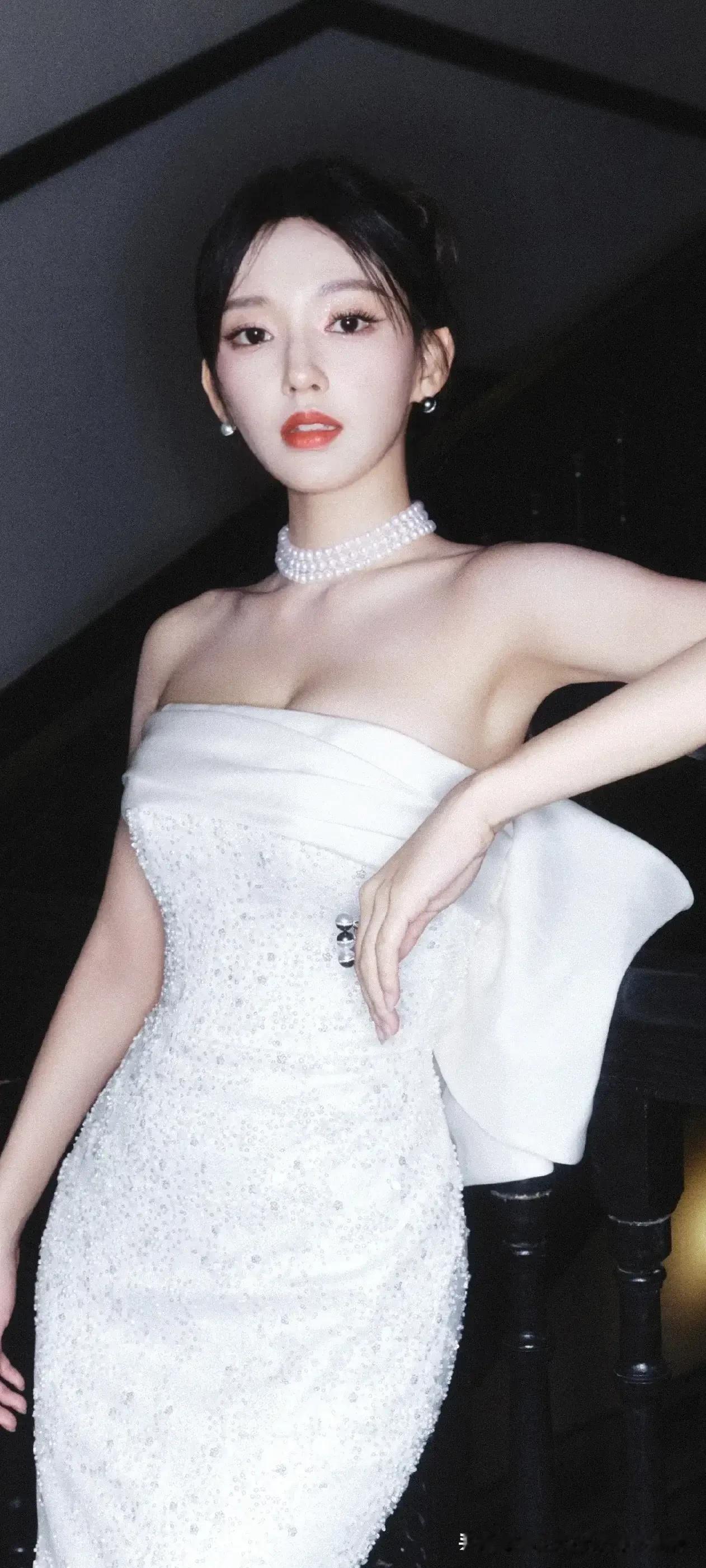 程潇等美女