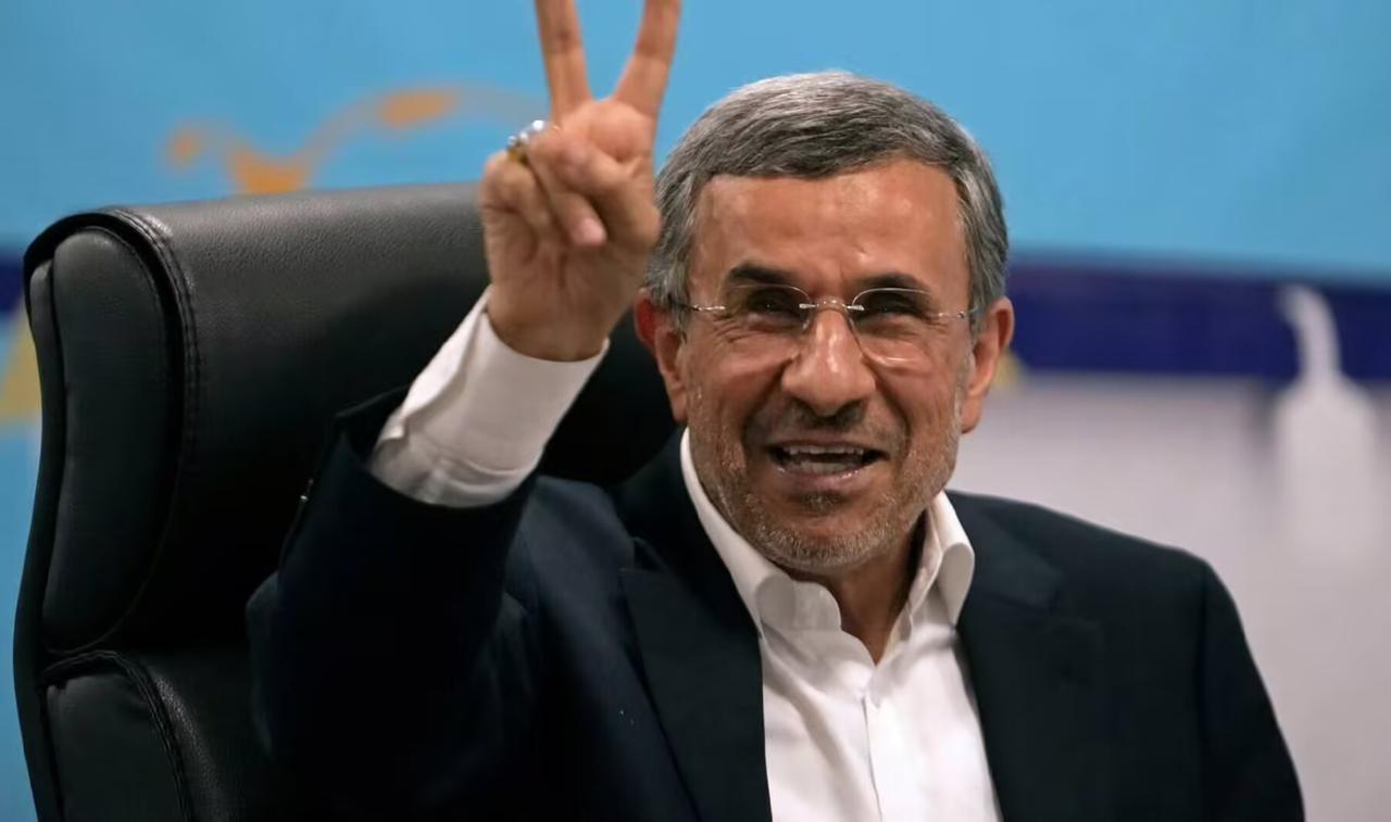 伊朗前总统内贾德死于以色列空袭！
内贾德是一个世俗派威望极高的人，而且是坚定推进