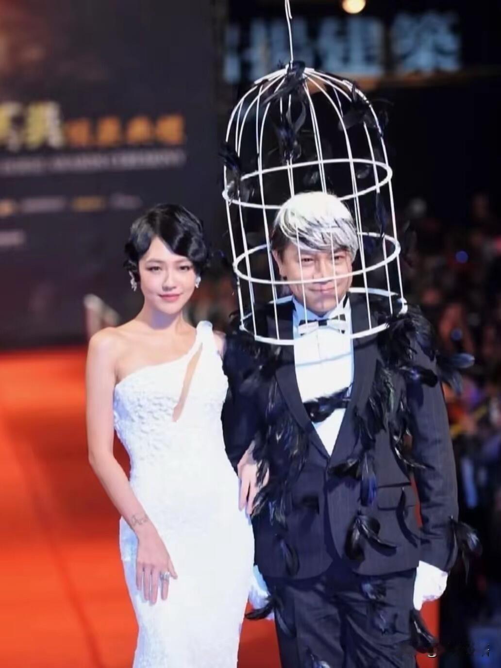 天啊，她带着姐姐一起来了！
康熙组合要在金钟合体了

谁能想到啊！
《康熙来了》