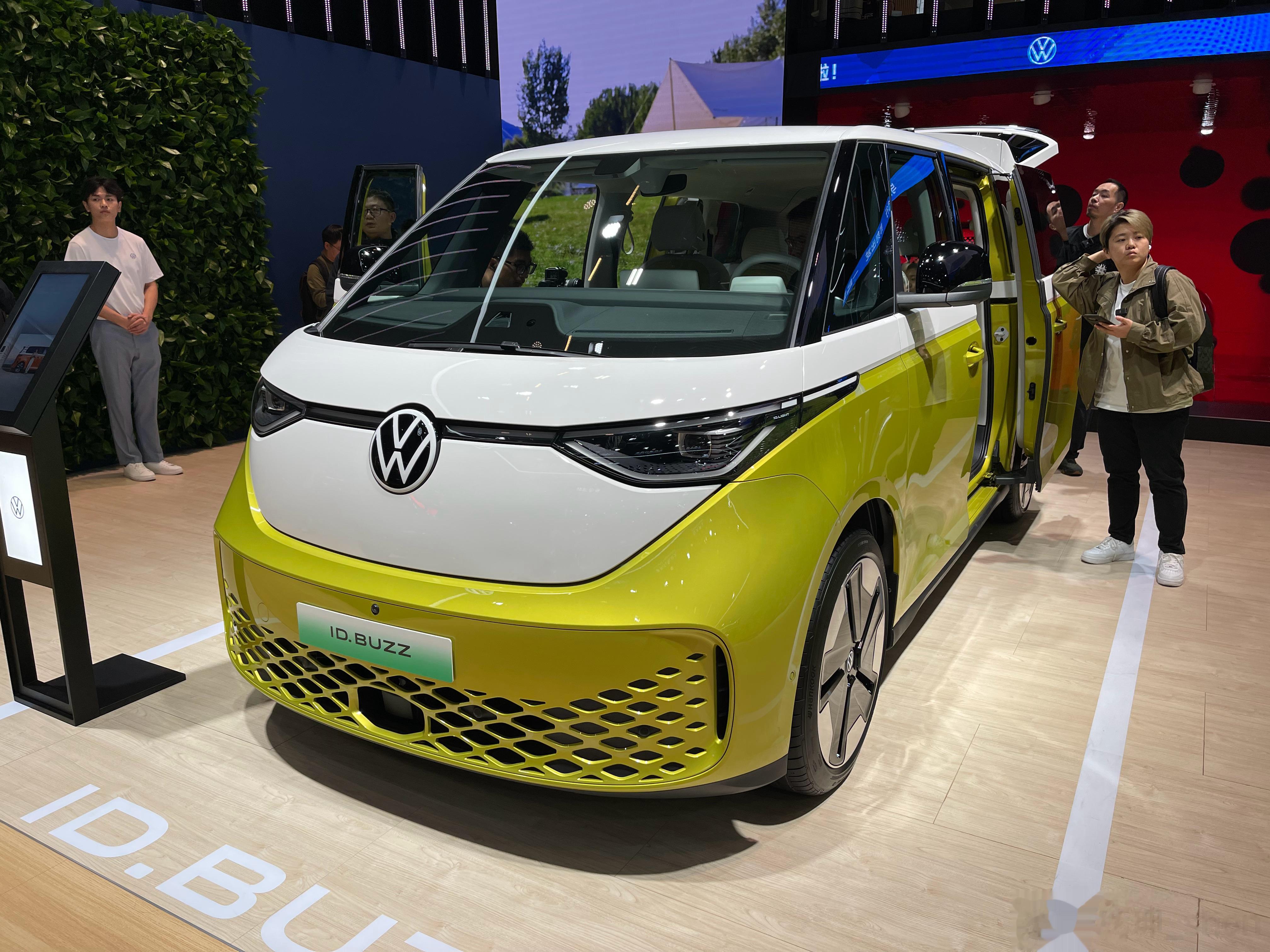 #shen车视界##2023广州车展# 距离第一次见到ID.Buzz（图3），已