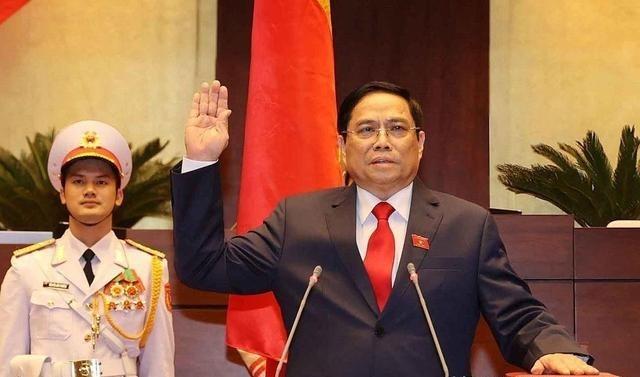 越南玩的 “双面人游戏” 必须得收场！一边在那扩岛搞军事建设，一边又想着跟你坐下