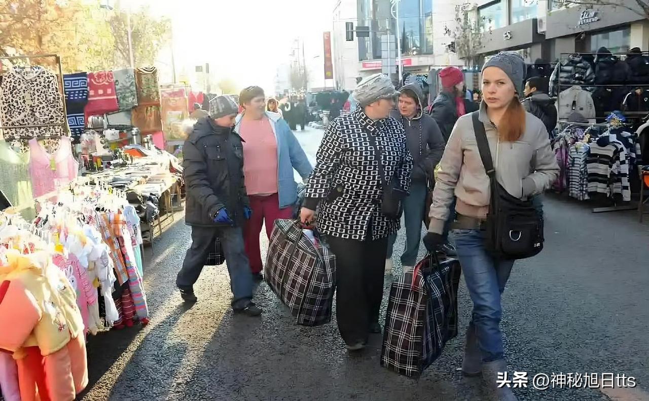 战争重挫经济 俄罗斯人感受切身之苦

随着俄乌战争进入第四个冬季，俄罗斯的经济压