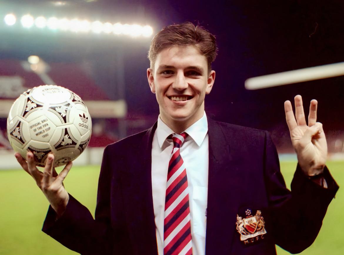 李·夏普那时候是真帅啊，这张照片眉宇间有点像贝克汉姆truered