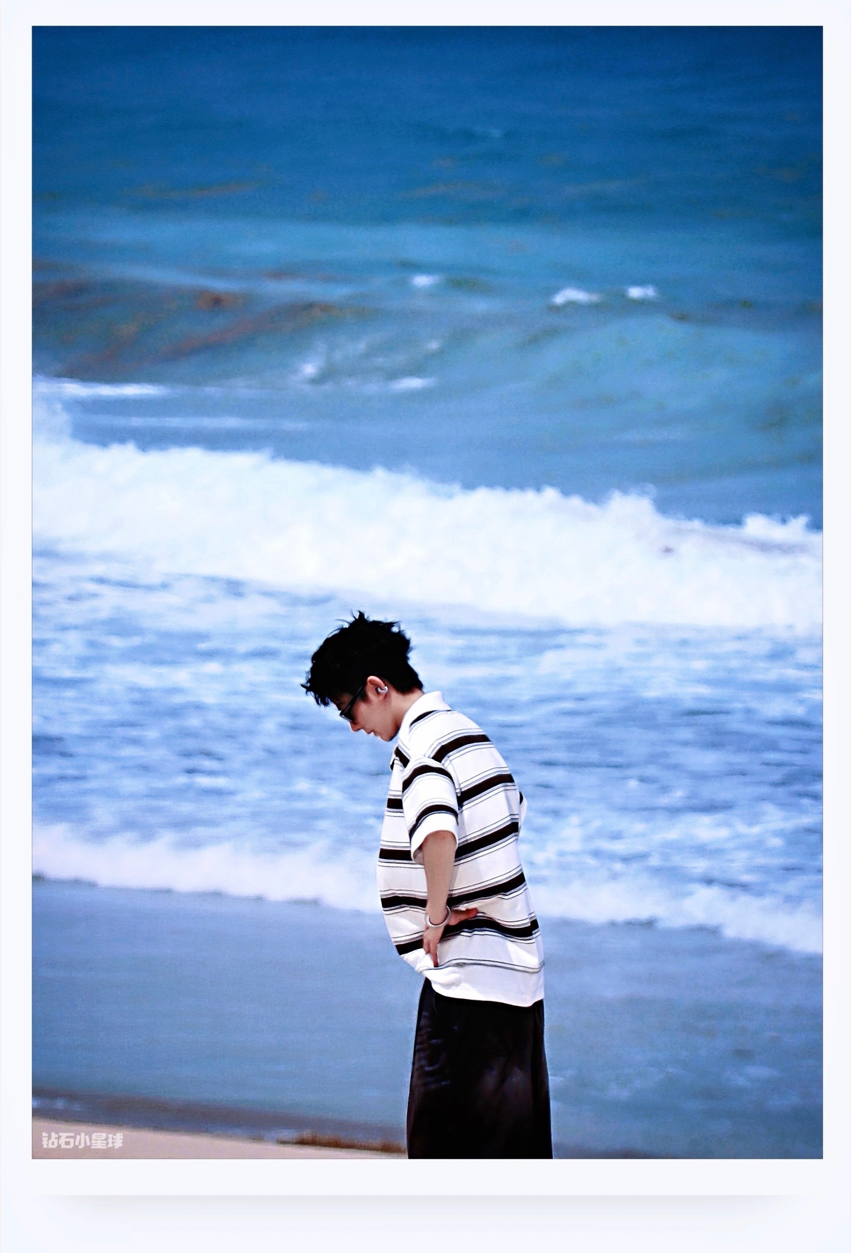 去海边吧～阳光 沙滩 还有一位美少年～ 