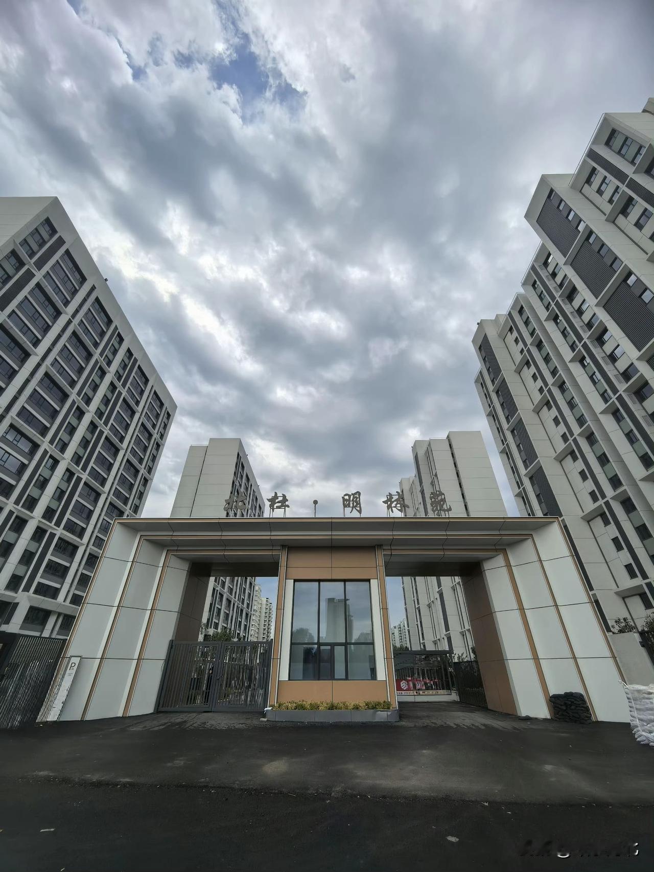最近两个月，石家庄全市十几个城中村集中迎来回迁房交付，这其中涉及8万多户城中村村