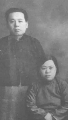 1913年，张恨水被迫结婚，他嫌弃妻子貌丑，却经常和妻子同房，不久后，妻子怀孕生