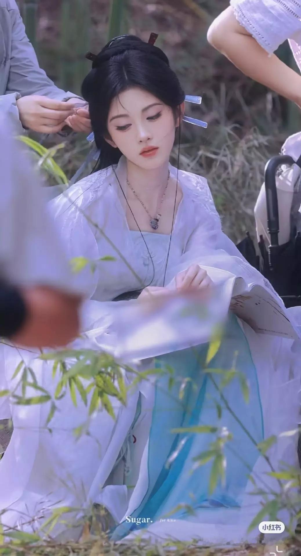鞠婧祎今日新妆造好美 太美了 这就是神女吗😍 ​​​