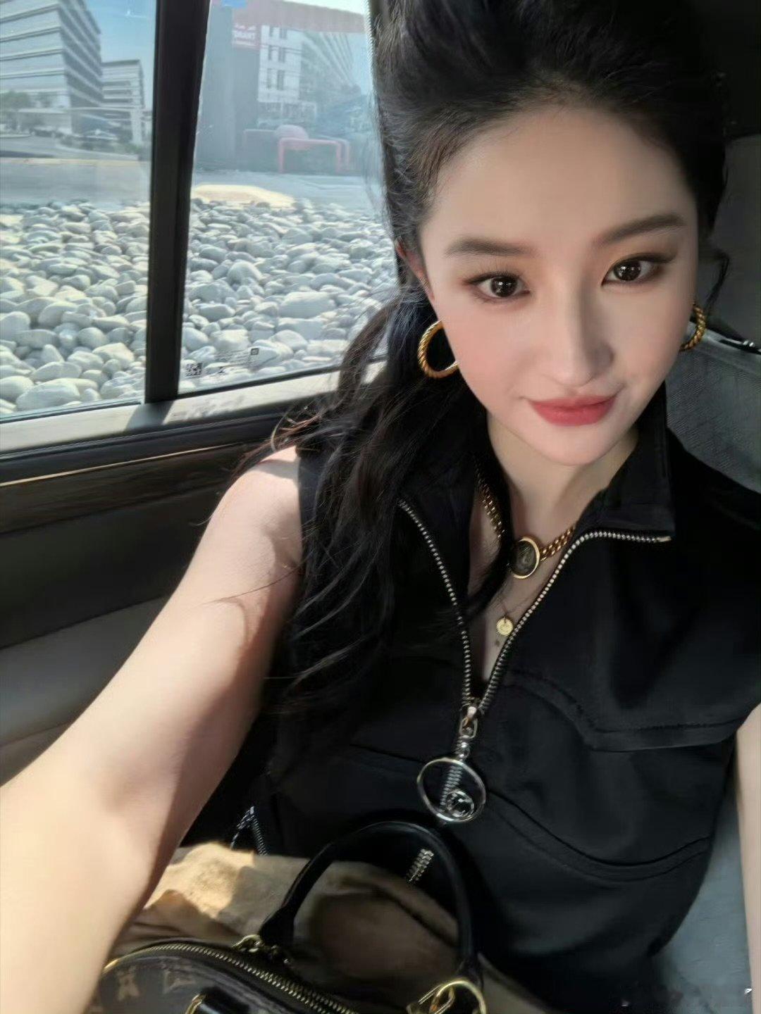 刘亦菲几乎不需要修图刘亦菲不需要修图 多美啊 