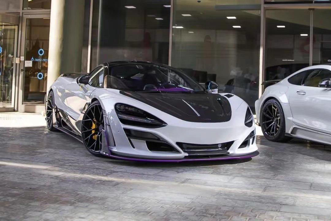 迈凯伦 720S 是一款高性能超级跑车，具有以下特点：- 动力性能：它搭载 4.
