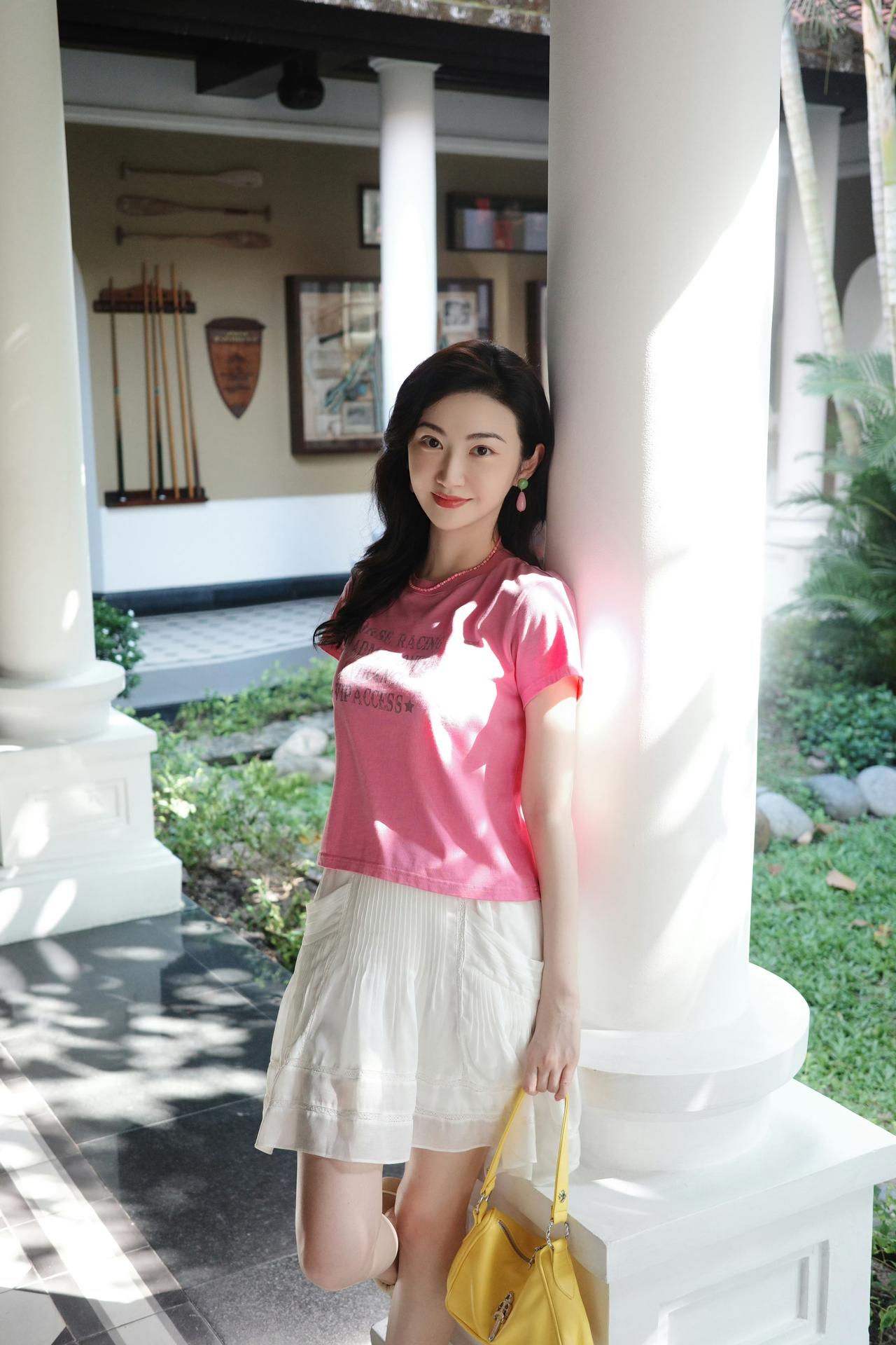 阳光与美人，景甜这套日常造型太治愈