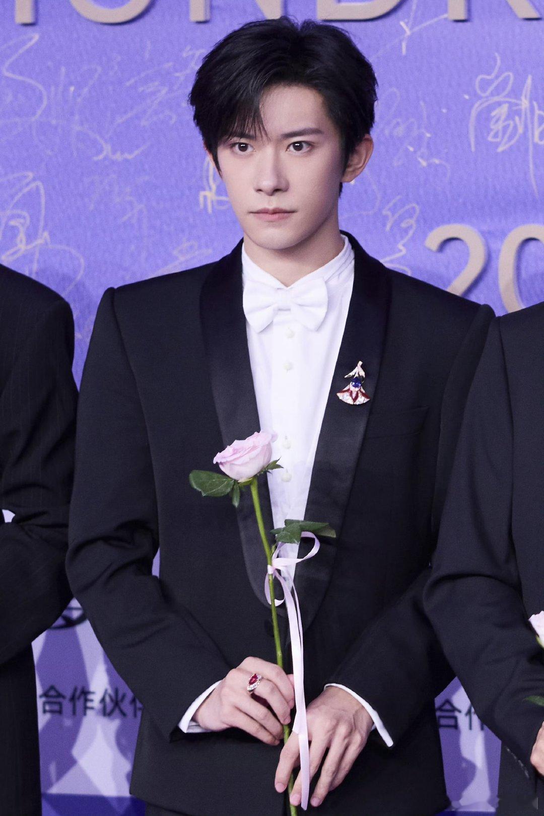 脑瘫男孩感谢易烊千玺好的表演总能抵达人心，脑瘫男孩感谢易烊千玺塑造刘春和，角色带