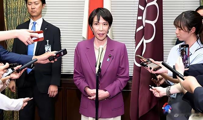 “拔苗助长”的二姨子心态，以及“男不男、女不女”的长相和行为作风，让我等中华儿女