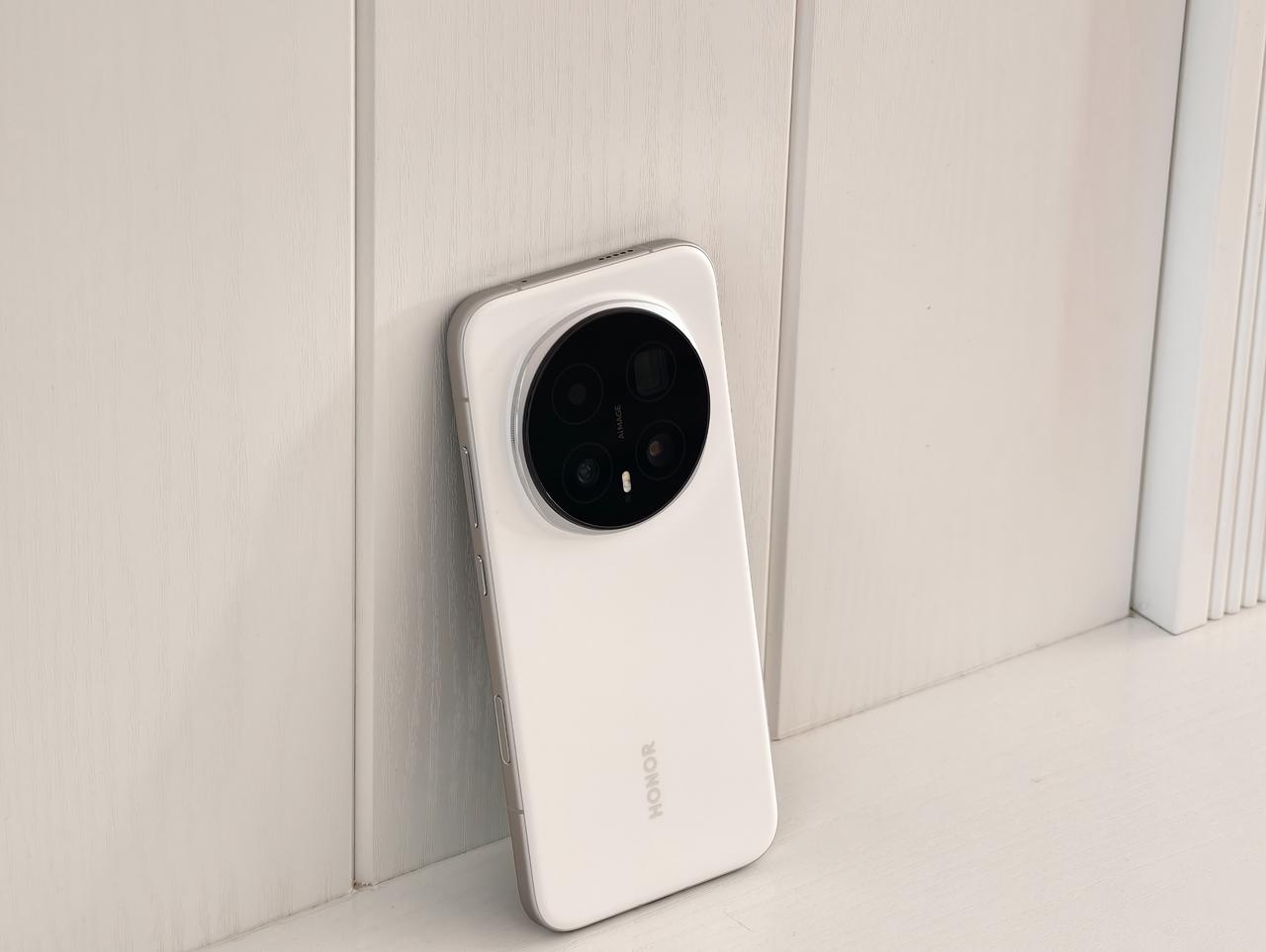 是不是也跟我一样，被网络黑子骗惨了
荣耀Magic8 Pro已经当主力机用了好几