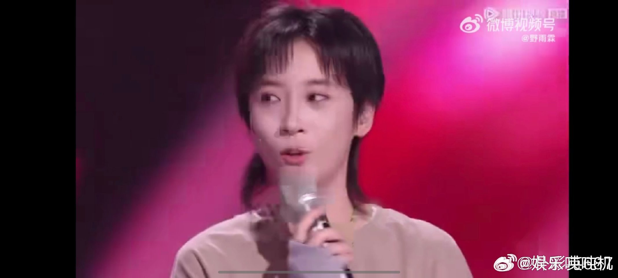 杜华罗小黑在打压式教育中长大 让我来唱直播里，罗小黑唱亲爱的你啊太催泪了，用叙事