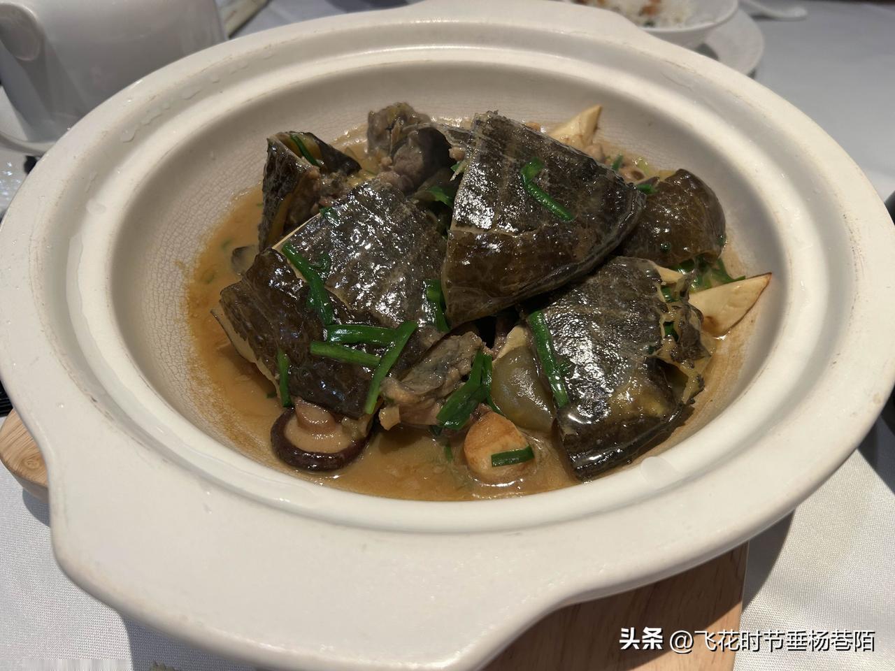写这篇小作文的目的，主要是为了让读者重新理解世界运行的规律。
第一：金钱
从古至