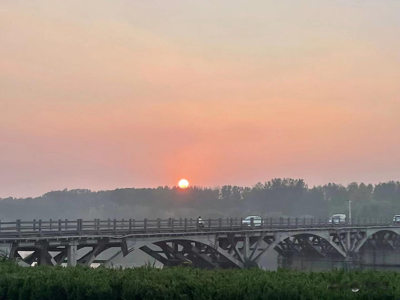 邻居家的儿子即将结婚，彩礼28.8万元(含五金)，我们这边彩礼正常18.8万(不