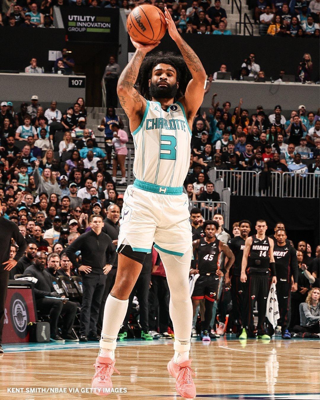 黄蜂第四节怀特用的太少了nba