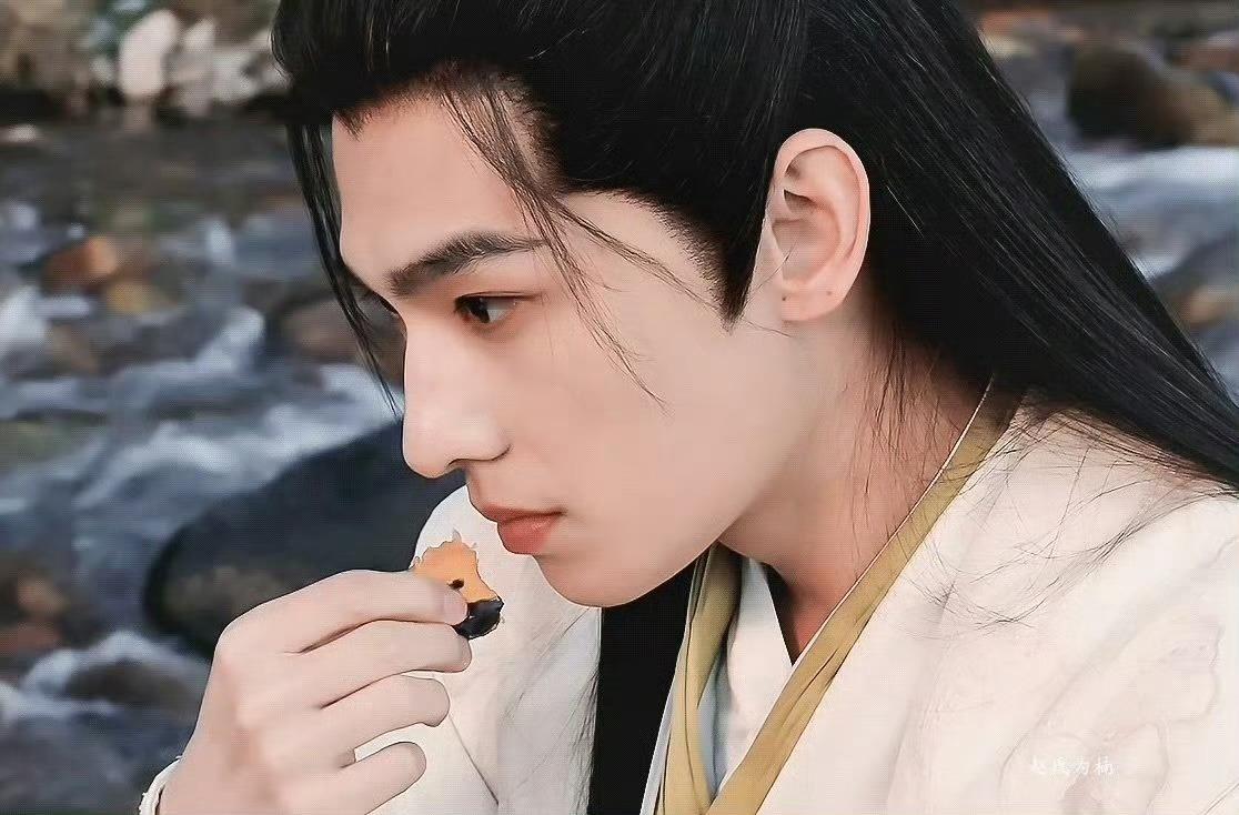 凡人修仙传修仙界神级素材《凡人修仙传》这审美真的是把修仙剧的氛围感拉满了！说它是