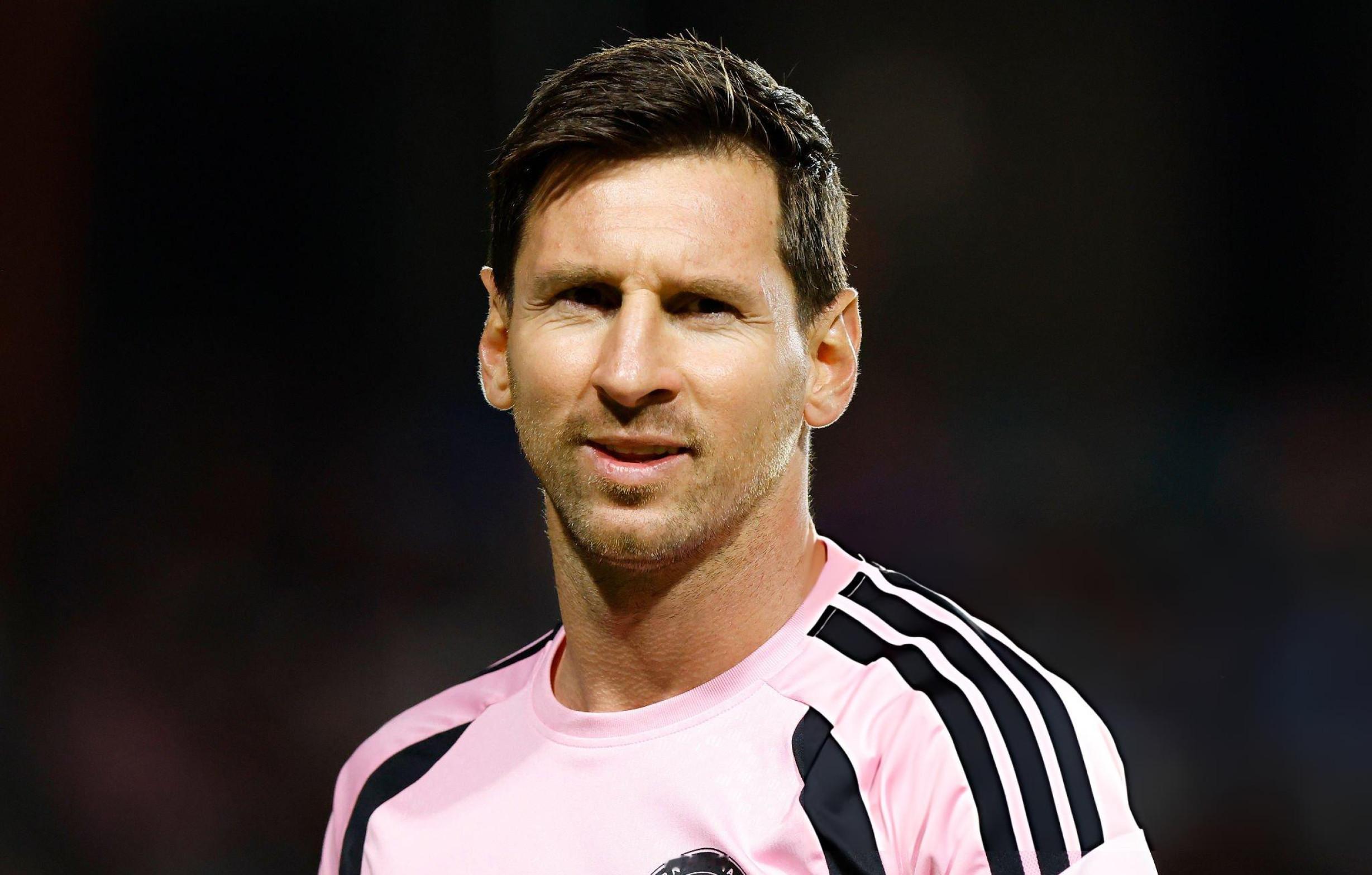 全程比赛结束，最终迈阿密国际2-1战胜山谷独立，莫拉莱斯破门，梅西在下半场替补登