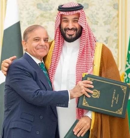 中东惊天大逆转！沙特突然 “反水”，美国以色列彻底傻眼。
 
4月11日，中东这