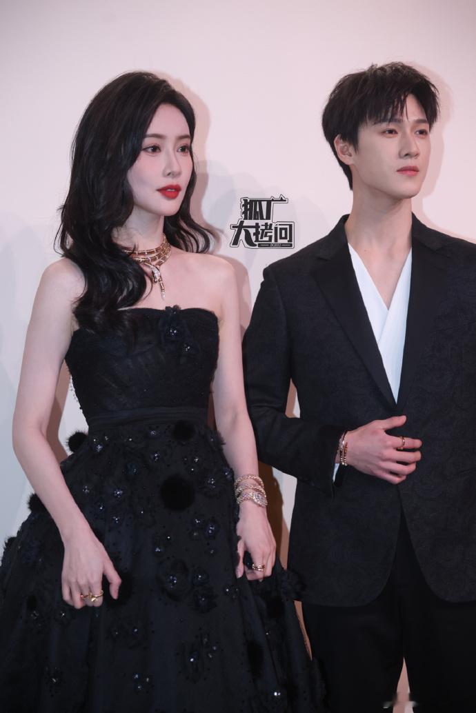 孟子义李昀锐七字真言  昀牵孟绕的时刻 各位小伙伴，今晚孟子义与李昀锐活动现场太