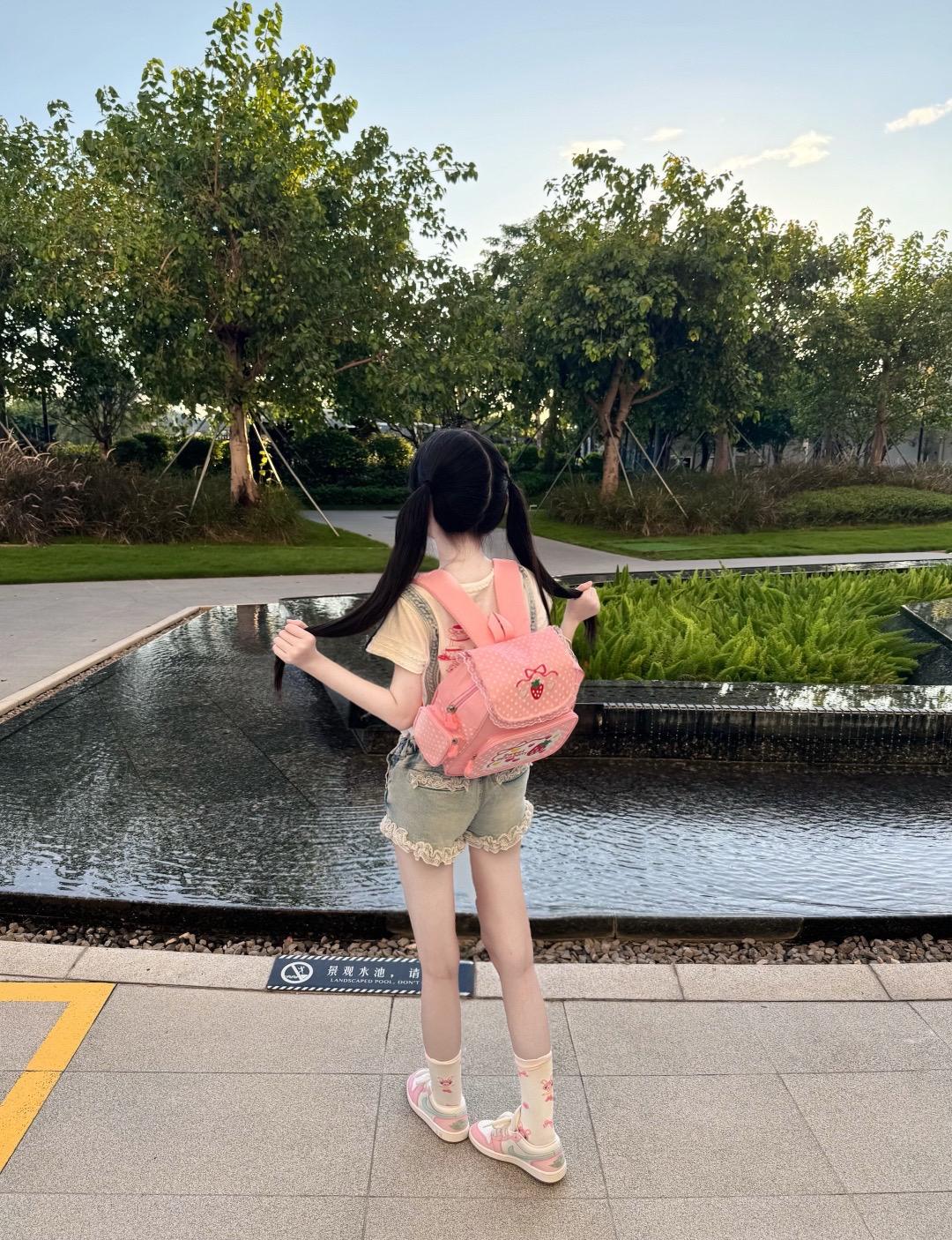 我保证我很可爱 只是偶尔有点坏