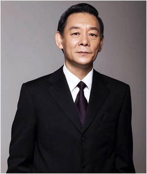 80岁李光复高能量vlog沉浸体验80岁李光复高能量的一天李老师80岁了还能保持