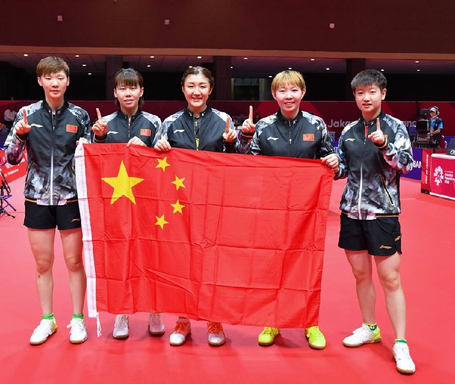 三届亚运会领奖台对比，见证莎莎的蜕变🏓
 
雅加达、杭州、名古屋，三张女团夺冠