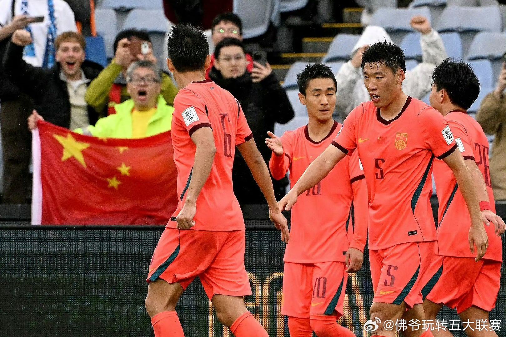 🏟️ 标题：2-0完胜库拉索！国足斩获5.51积分排名升至第92位，邵佳一首秀