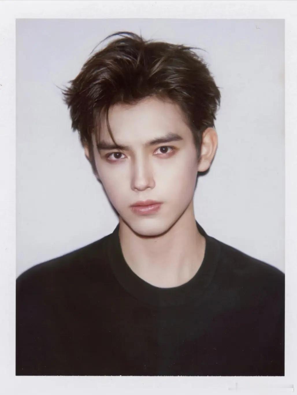 陈飞宇的撕拉片蛮好看的，飞宇多演点现偶吧！ 