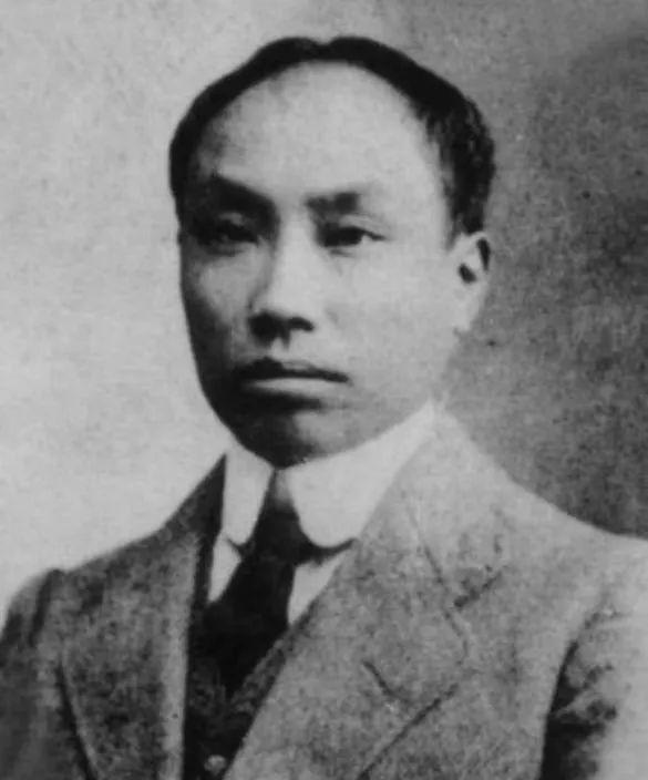 这个女人叫陈子美，是中国早期共产党领导人陈独秀的女儿。她的一生可谓是波折连连，从
