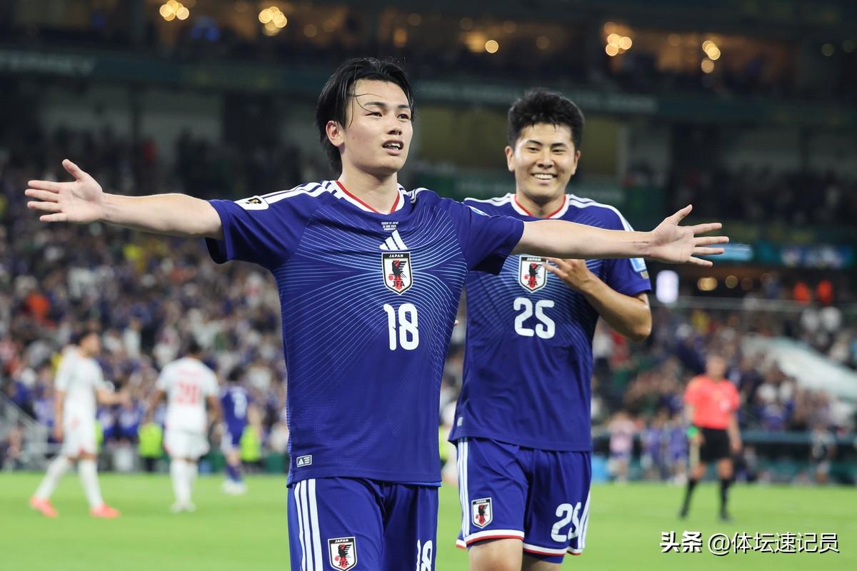 韩日足球差距过大的原因？

以不败战绩通过小组赛的日本队和陷入淘汰危机且只能焦急