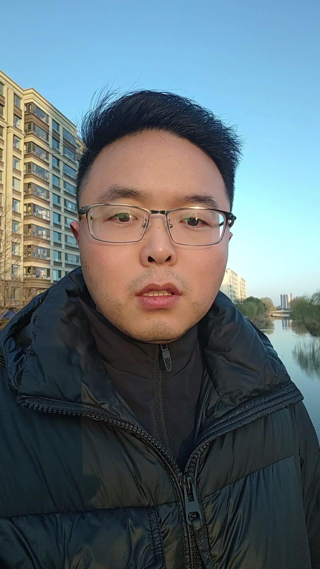 自学德语发现最难的不是语法，而是坚持下去的勇气。中年自学尤其明显，记忆力不如年轻